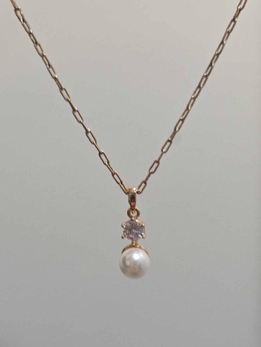 NWT Banana Republic Gold-Tone Pearl and Crystal Pendant Necklace